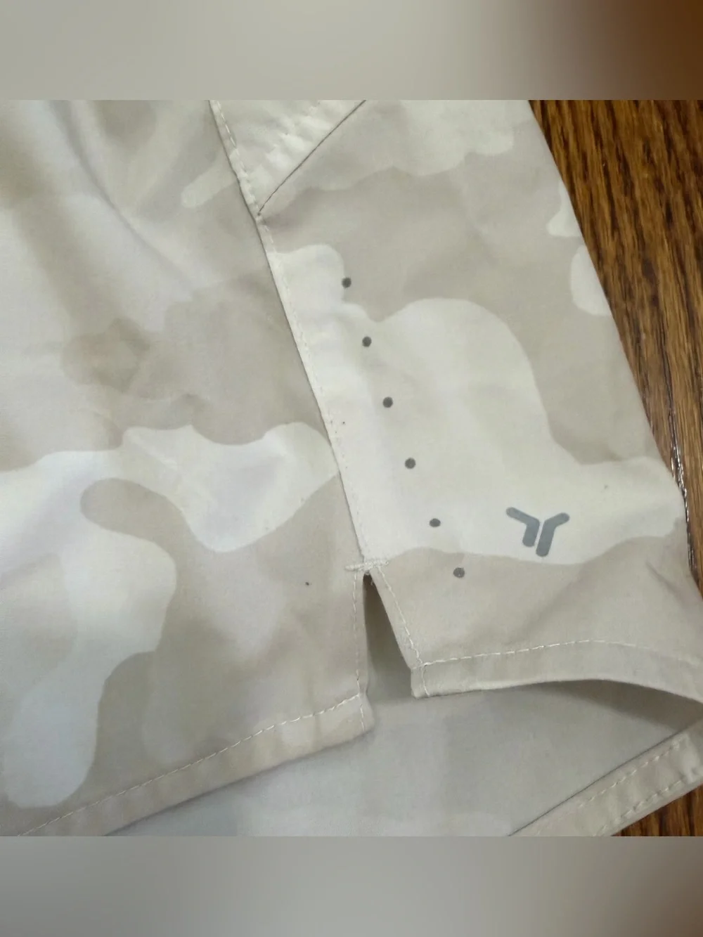 Old Navy Active Quick Dry Off White Camo Print Lined Shorts Size Medium